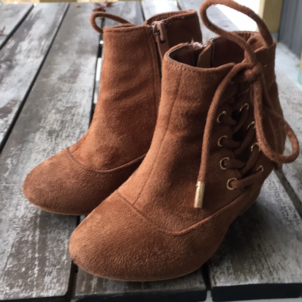 Adorable Toddler Heel boots size 9
